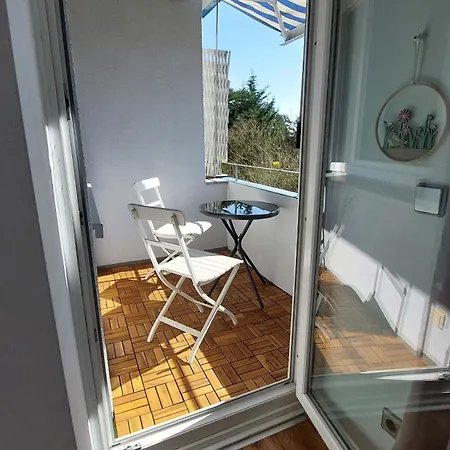 An Der S-bahnstation Thesdorf * Pinneberg